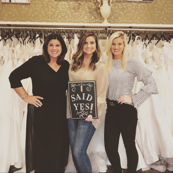 Meet your Posher, Halee 💁♀️💕👗💅 - Picture 5 of 8